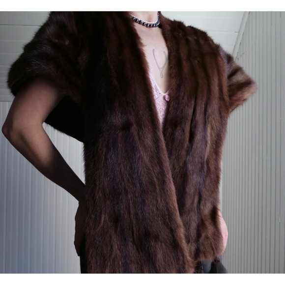 Soft vintage mink cape with tails - Picture 8 of 8